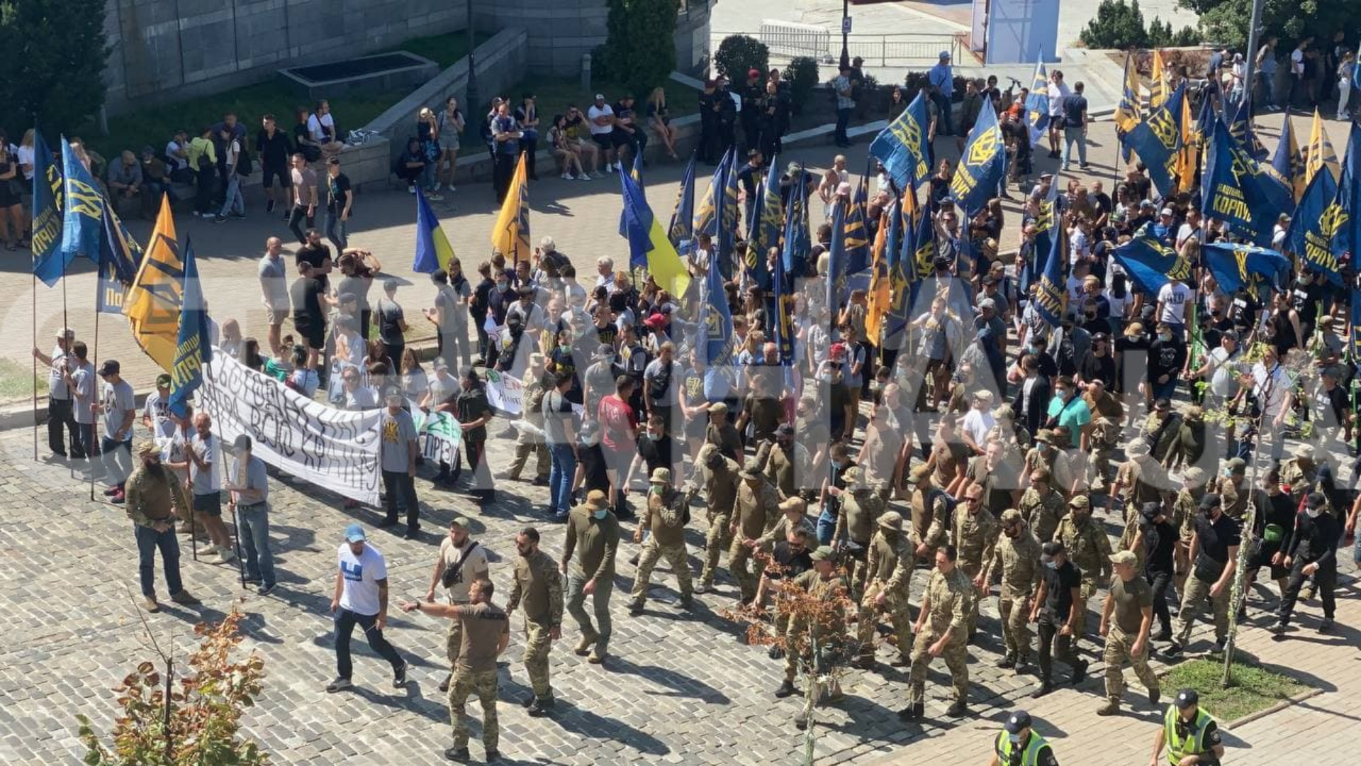 Фото "Страны" с митинга Нацкорпуса