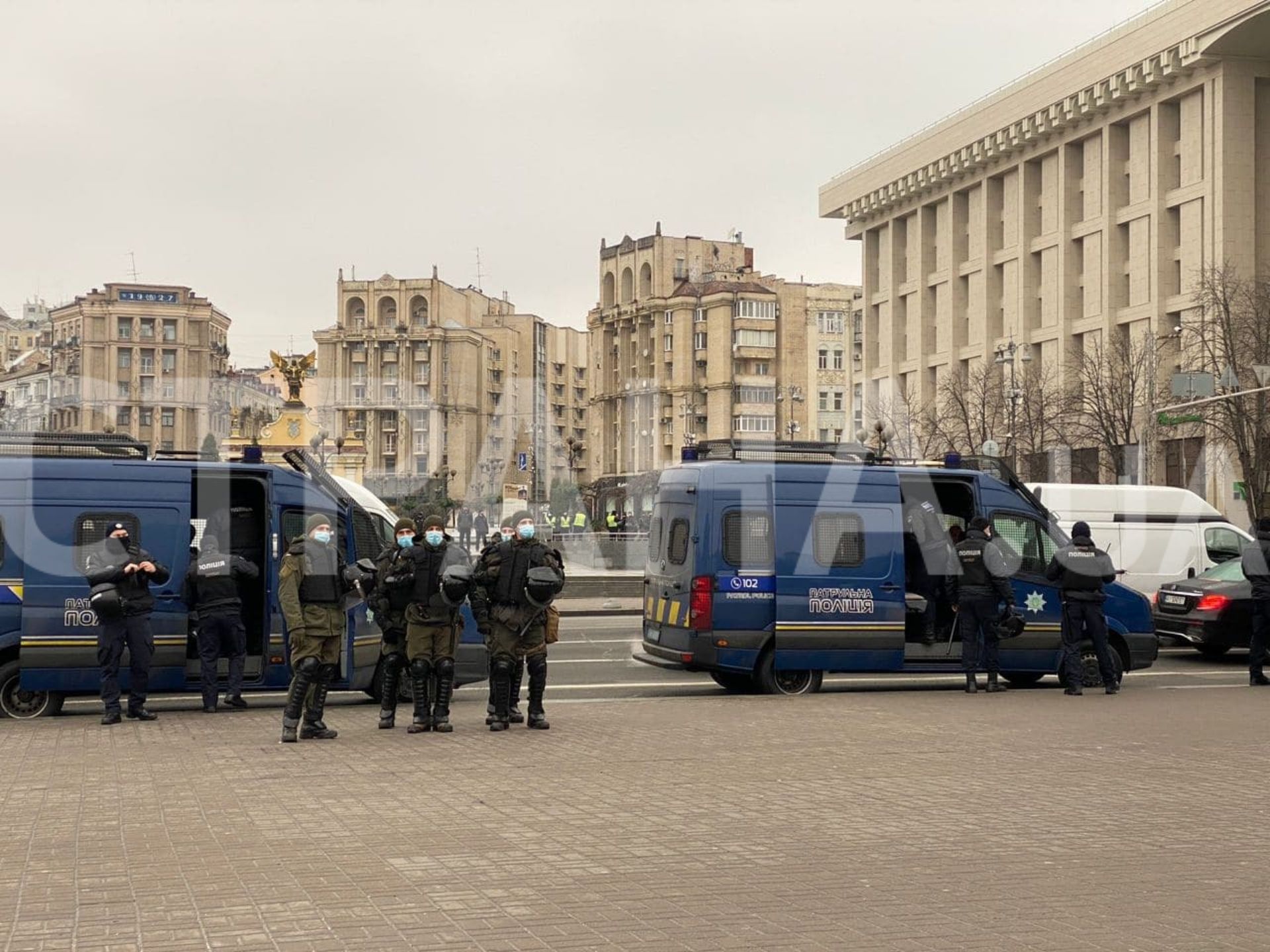 Протестующие ФОПы провели вторую ночь на Майдане Независимости. Фото: Страна