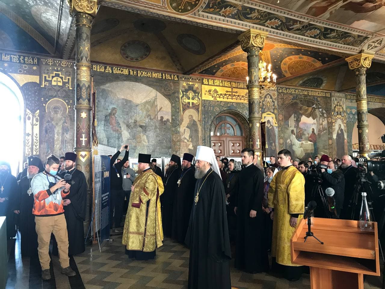 В Лавре начался съезд представителей общин захваченных храмов УПЦ. Фото: spzh.news