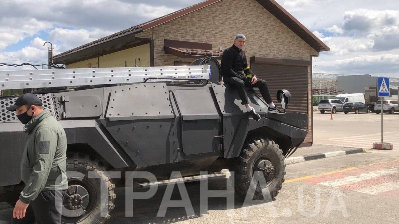 В киеве на рынке "столичный" неизвестные заблокировали работу рынка. Фото "Страны"